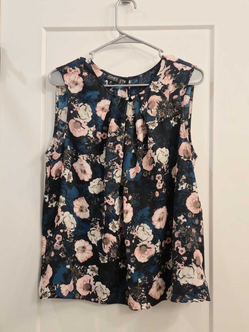 Jones New York Black Floral Pleated Sleeveless Top Aquamarine with Pink & White